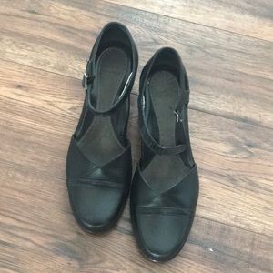 Black Dansko Mary Jane’s